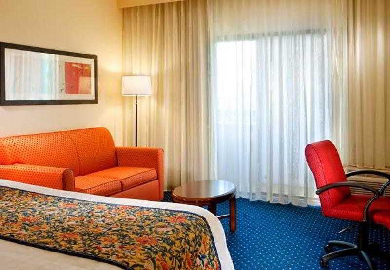 Courtyard By Marriott Dallas Northwest Bilik gambar